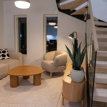 Glorious Two-floor House, Hot Tub, 4 Bedrooms, Sauna, Park Vantaa