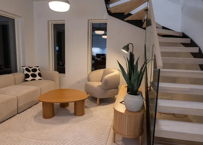 Glorious Two-floor House, 4 Bedrooms, Sauna, Park Vantaa