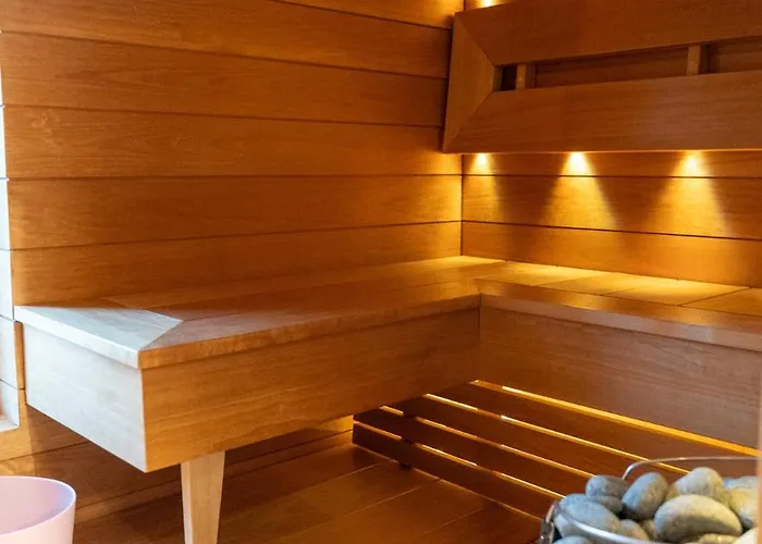 Glorious Two-floor House, 4 Bedrooms, Sauna, Park Semesterbostad Vanda